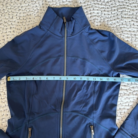Lululemon Contour Jacket - Picture 2 of 6